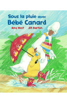 Bebe canard sous la pluie