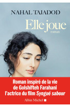 Elle joue